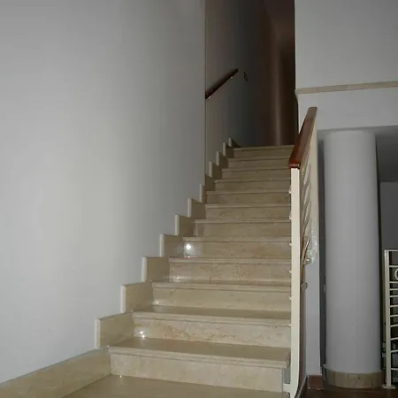 Guest house To Fly 2*